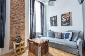 Hedonist Lodge 1